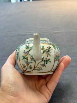 A Chinese Canton famille verte three-piece tea service and three vases, 19th C. — 照片 31