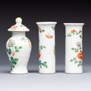 A Chinese Canton famille verte three-piece tea service and three vases, 19th C. — 照片 12