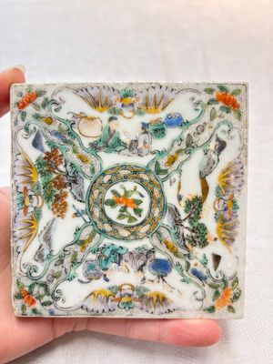 A Chinese Canton famille verte tile, 19th C. — foto 1