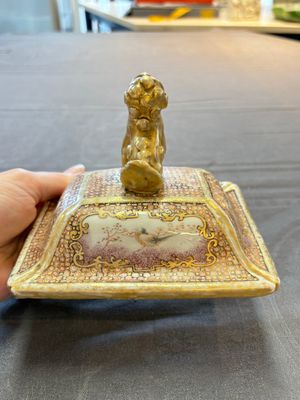 A Chinese Canton gilt-decorated famille rose covered vase with mandarin design, Qianlong — photo 11