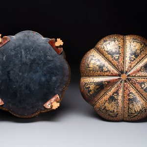 A Chinese Canton gilt-lacquered box and cover, incl. mother-of-pearl accessories, 19th C. — photo 7