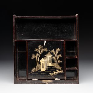 A Chinese Canton gilt-lacquered casket and an ancestral tablet of paiwei 牌位, 19th C. — photo 11