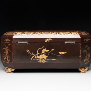 A Chinese Canton gilt-lacquered casket and an ancestral tablet of paiwei 牌位, 19th C. — photo 7
