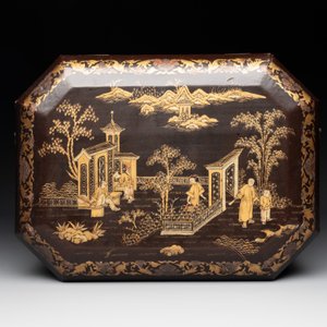 A Chinese Canton gilt-lacquered casket and an ancestral tablet of paiwei 牌位, 19th C. — photo 9