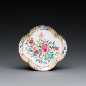 A Chinese Canton spice box and a four-lobed dish, Yongzheng/Qianlong — photo 2