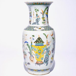 A Chinese Canton verte vase with incense burners, 19th C. — photo 4