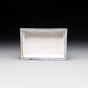 A Chinese Canton yellow-ground enamel rectangular jardinière with floral design, Qianlong — photo 6