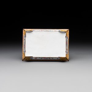 A Chinese Canton yellow-ground enamel rectangular jardinière with floral design, Qianlong — photo 7