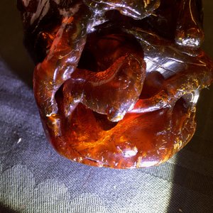 A Chinese carved amber group of a tiger below a pine tree and a dragon, 19/20th C. — photo 8