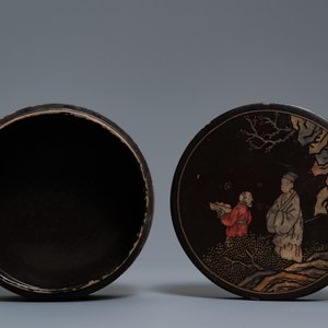 A Chinese carved and inlaid coromandel lacquer box, 17/18th C. — photo 2