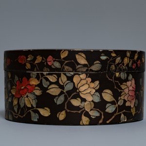 A Chinese carved and inlaid coromandel lacquer box, 17/18th C. — photo 5