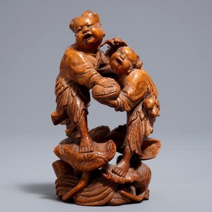 A Chinese carved bamboo group of two playing boys, 19/20th C. — photo 2