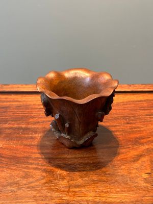 A Chinese carved bamboo 'lotus' libation cup, 17/18th C. — 照片 4