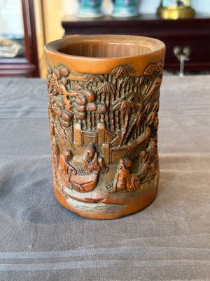 A Chinese carved bamboo 'Seven Sages of the Bamboo Grove' brush pot, 19th C. — 照片 1