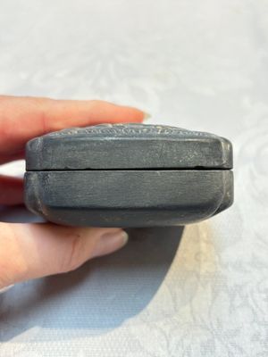A Chinese carved black pottery 'Mythical Animal' box and cover, Yuan/Ming — 照片 3