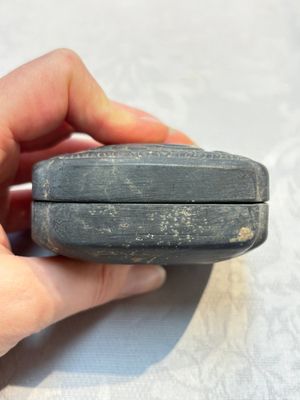 A Chinese carved black pottery 'Mythical Animal' box and cover, Yuan/Ming — 照片 5