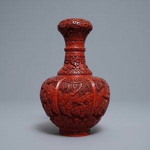 A Chinese carved cinnabar lacquer bottle vase, 19/20th C. — photo 1