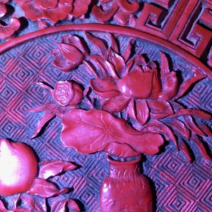 A Chinese carved cinnabar lacquer box and cover, Wanli mark, 18/19th C. — photo 21