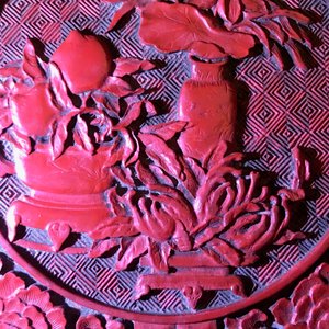 A Chinese carved cinnabar lacquer box and cover, Wanli mark, 18/19th C. — photo 23