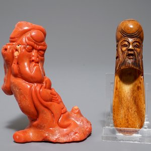 A Chinese carved coral figure and an ivory tea spoon, 19th C. — photo 2