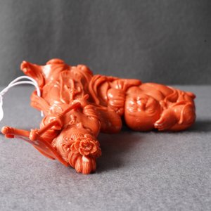 A Chinese carved coral group with a laughing Buddha, Republic, 20th C. — 照片 13