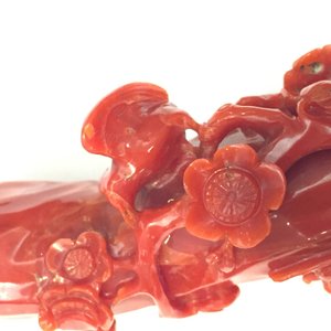 A Chinese carved dark red coral snuff bottle — 照片 10