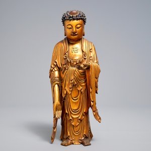 A Chinese carved gilt wood figure of Buddha standing, 18/19th C. — 照片 1