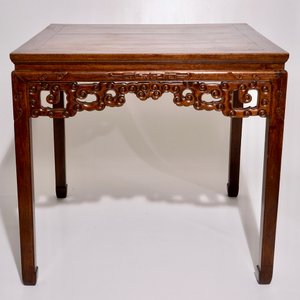 A Chinese carved hardwood table, 19/20th C. — 照片 1