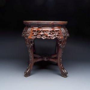 A Chinese carved hongmu marble-top stand — 照片 3