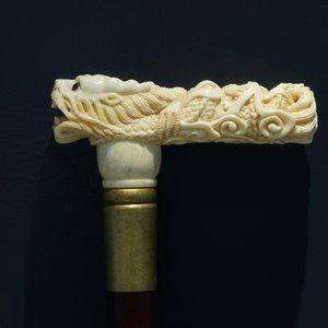 A Chinese carved ivory and wood walking stick or cane with a dragon's head, 19th C. — 照片 4