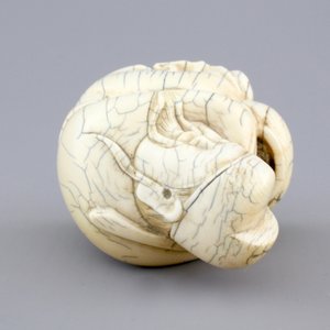 A Chinese carved ivory figure of a sage, signed, 19th C. — photo 7