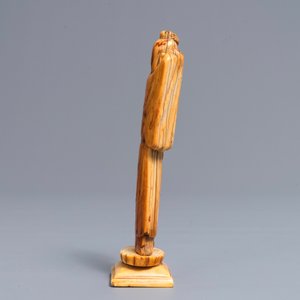 A Chinese carved ivory figure of Li Tieguai, Ming — 照片 2