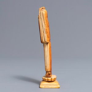 A Chinese carved ivory figure of Li Tieguai, Ming — 照片 4
