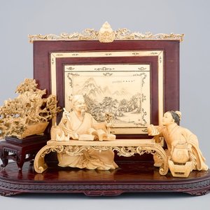 A Chinese carved ivory group of a scholar with pupil, early 20th C. — photo 1