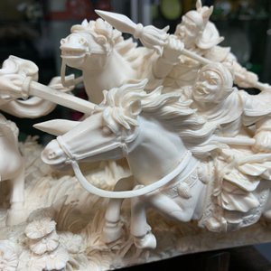 A Chinese carved ivory group with warriors on horseback, 2nd quarter 20th C. — 照片 13