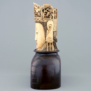 A Chinese carved ivory head of Buddha on wooden stand, 19th C. — 照片 2