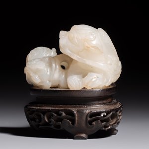 A Chinese carved jade 'Buddhist Lions' group, 19th C. — foto 3