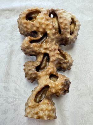 A Chinese carved jade model of a scholar's rock, 20th C. — photo 3