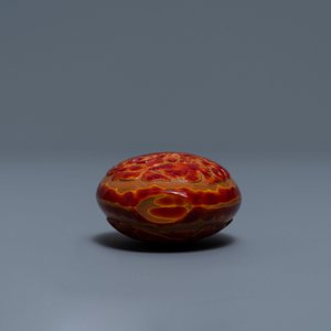 A Chinese carved realgar glass snuff bottle, Imperial Glassworks, Beijing, 1730-1840 — photo 4