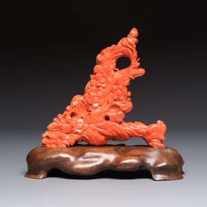 A Chinese carved red coral 'Birds and Flowers' group on a wooden stand, 19/20th C. — photo 3