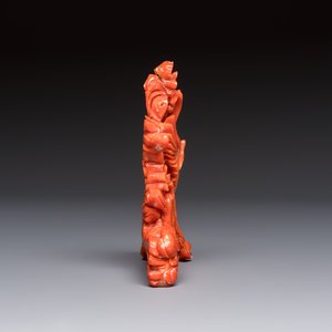 A Chinese carved red coral 'Birds and Flowers' group on a wooden stand, 19/20th C. — photo 8