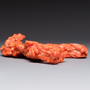 A Chinese carved red coral 'Birds and Flowers' group on a wooden stand, 19/20th C. — photo 10