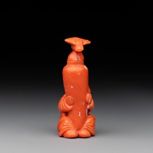 A Chinese carved red coral 'boy and vase' snuff bottle and stopper, 19th C. — photo 4