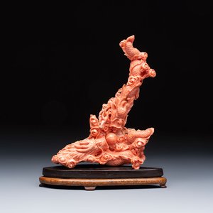 A Chinese carved red coral 'dragon' group, 19/20th C. — photo 1