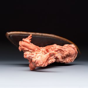 A Chinese carved red coral 'dragon' group, 19/20th C. — photo 5