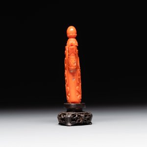 A Chinese carved red coral ewer and cover on wooden stand, 19th C. — photo 4