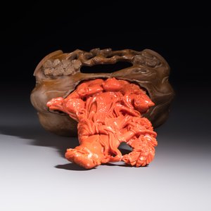 A Chinese carved red coral 'Goddess and Boys' group on a wooden stand, 19/20th C. — photo 6