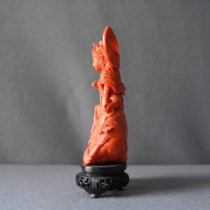 A Chinese carved red coral group of Guanyin on an elephant, 19th C. — photo 9