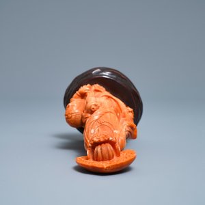 A Chinese carved red coral group of Guanyin with child, 19th C. — photo 6