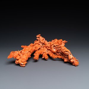 A Chinese carved red coral 'Guanyin and servant' group, 19/20th C. — photo 5